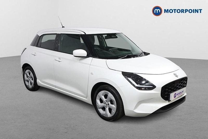 Used Suzuki Swift 2024 White Hatchback