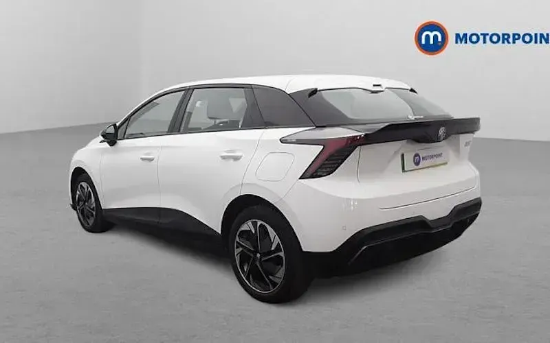 Used MG MG4 EV SE 319 kW (435 HP) 2023 White Hatchback