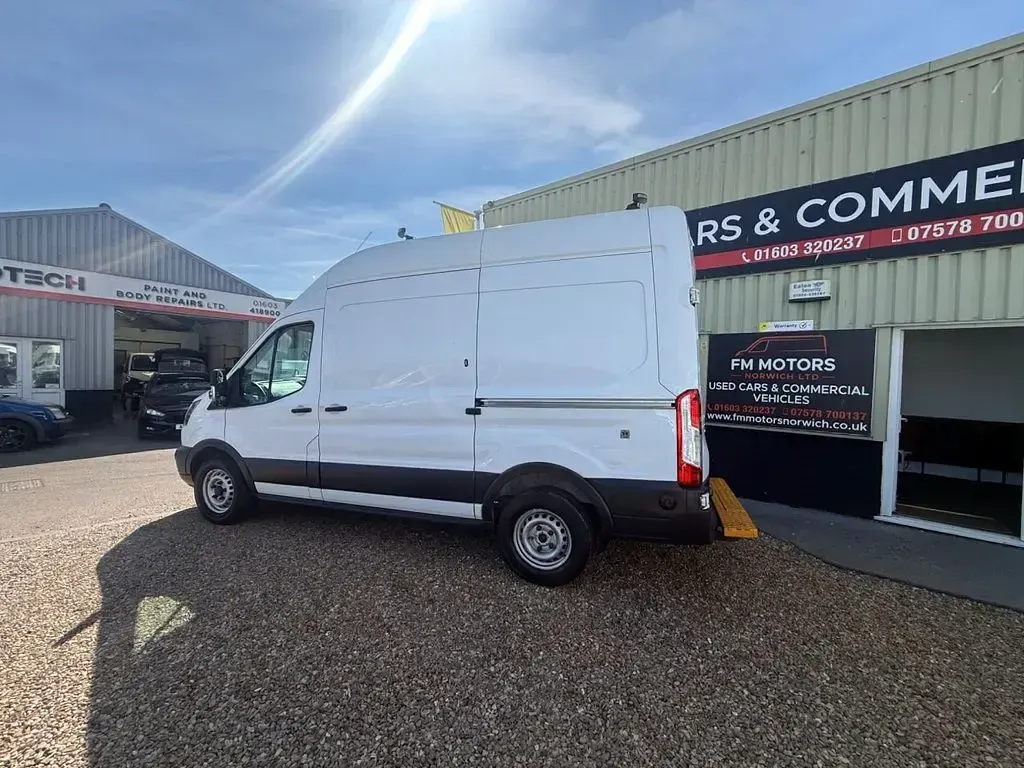 Used Ford Transit 130 HP (95 kW) 2018 White Van