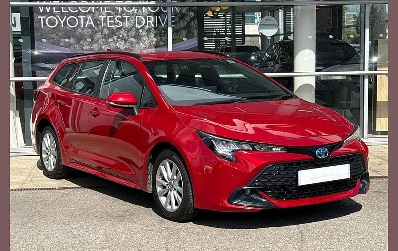 Used Toyota Corolla Sport 138 HP (101 kW) 2023 Red Estate