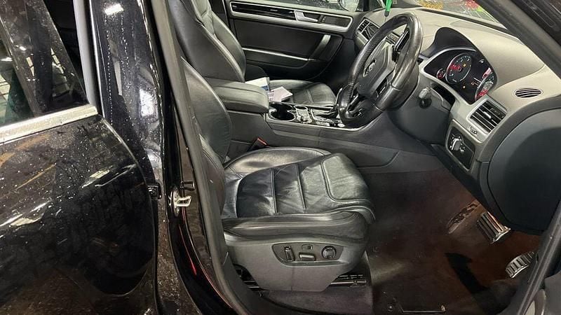 Used VW Touareg R-line Plus 2017 Black SUV