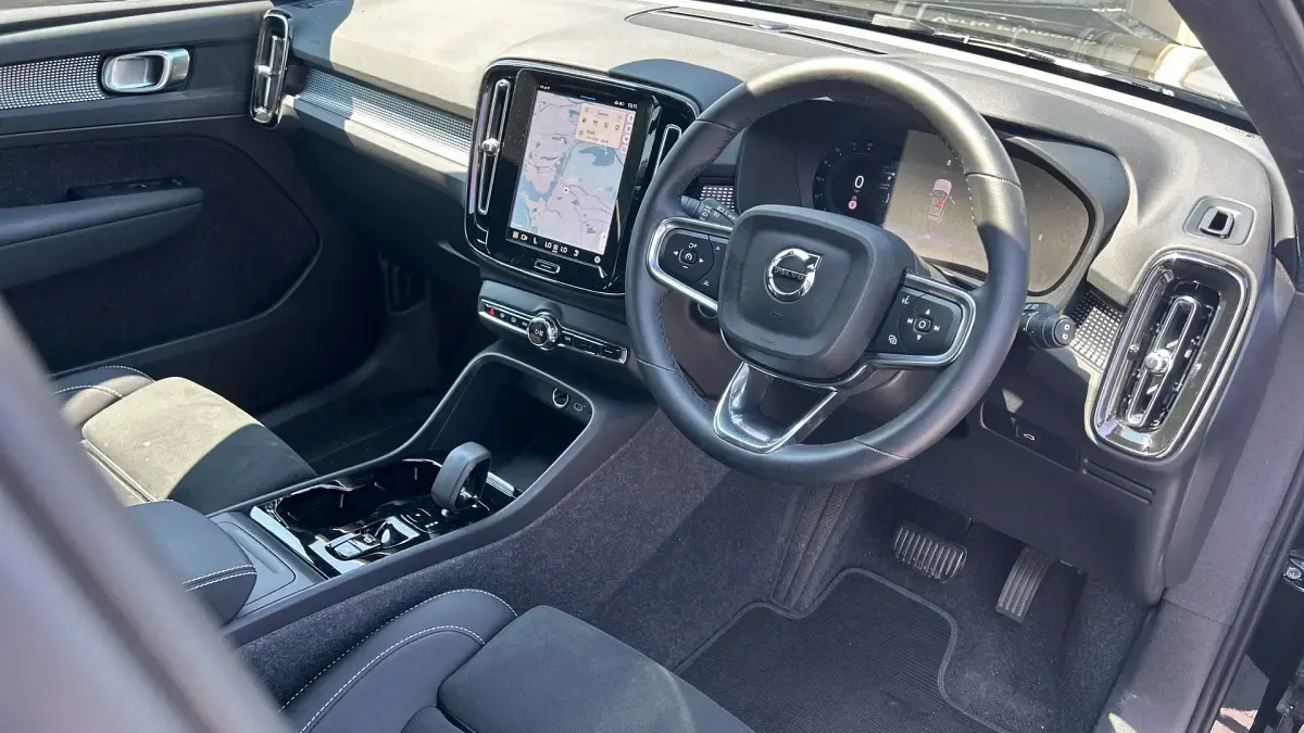 Used Volvo XC40 Plus 163 HP (119 kW) 2024 Black SUV