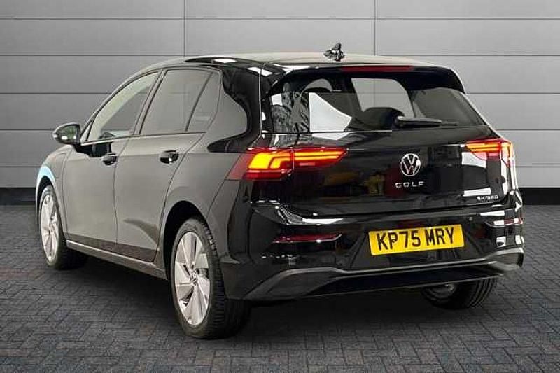 New VW Golf VIII 204 HP (150 kW) 2025