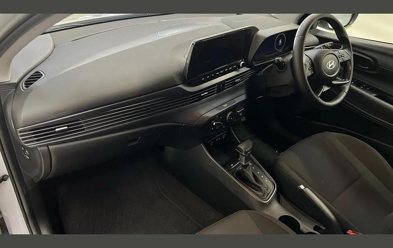 Used Hyundai i20 Advanced 99 HP (72 kW) 2024 Grey Hatchback