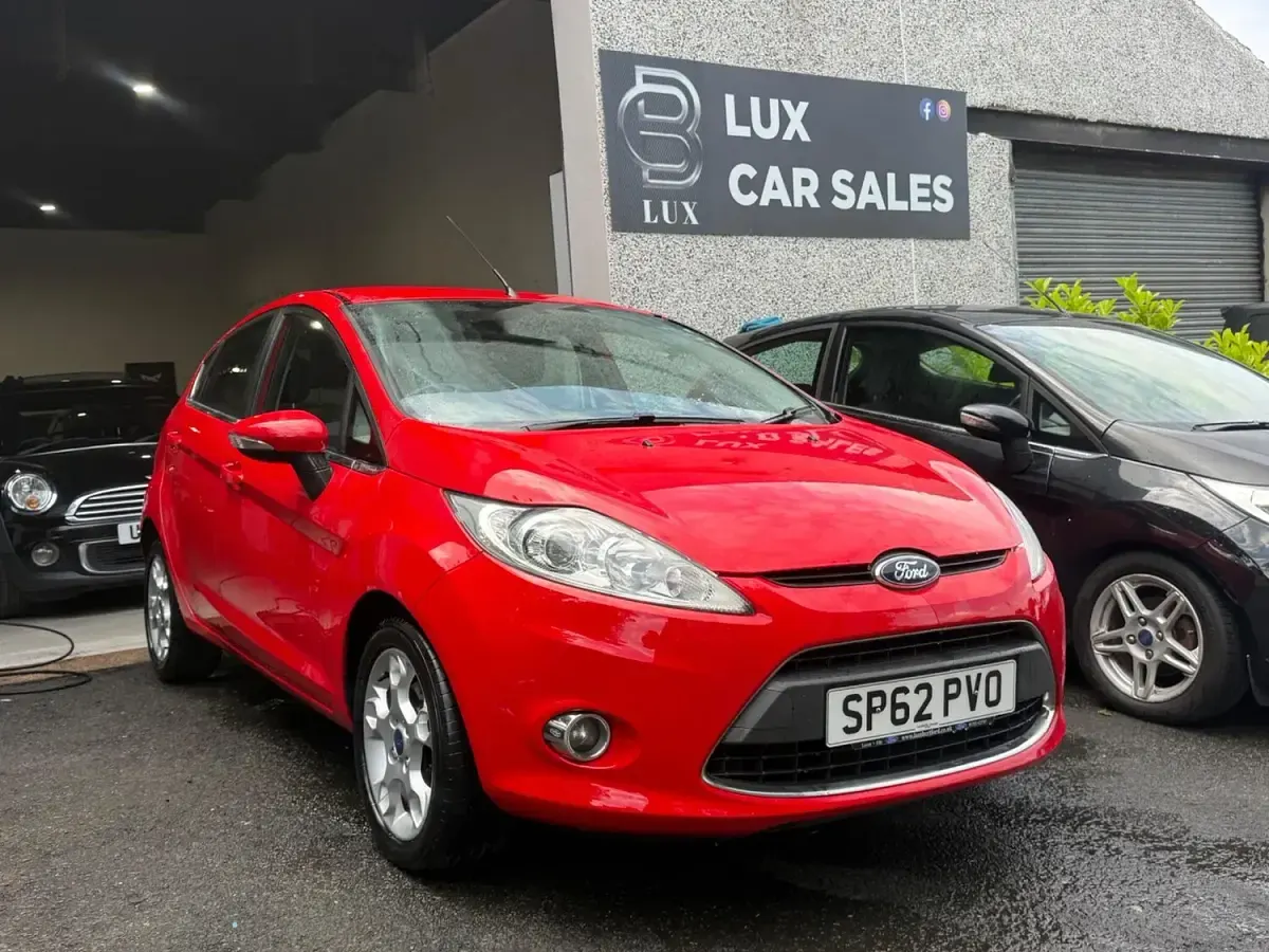 Used Ford Fiesta Zetec 2012 Red Hatchback