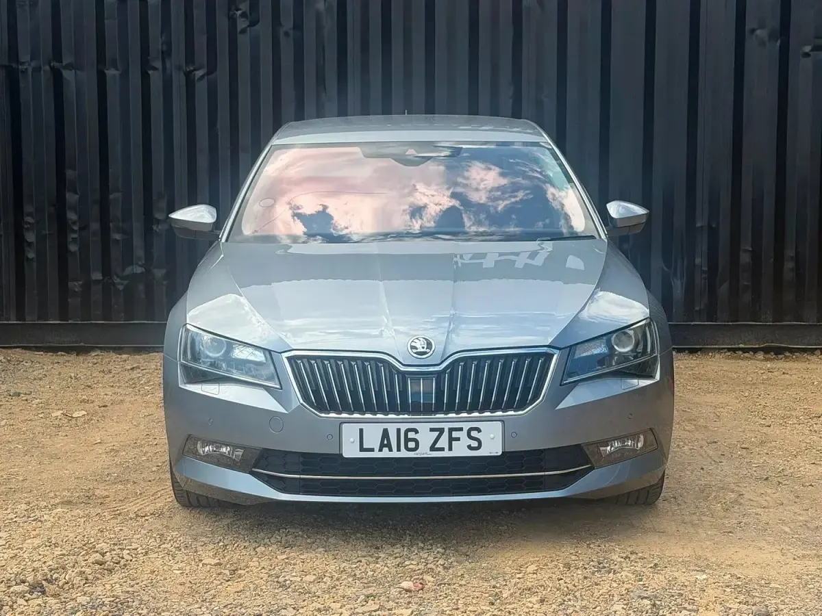 Used Skoda Superb LAURIN & KLEMENT 2016 Grey Hatchback