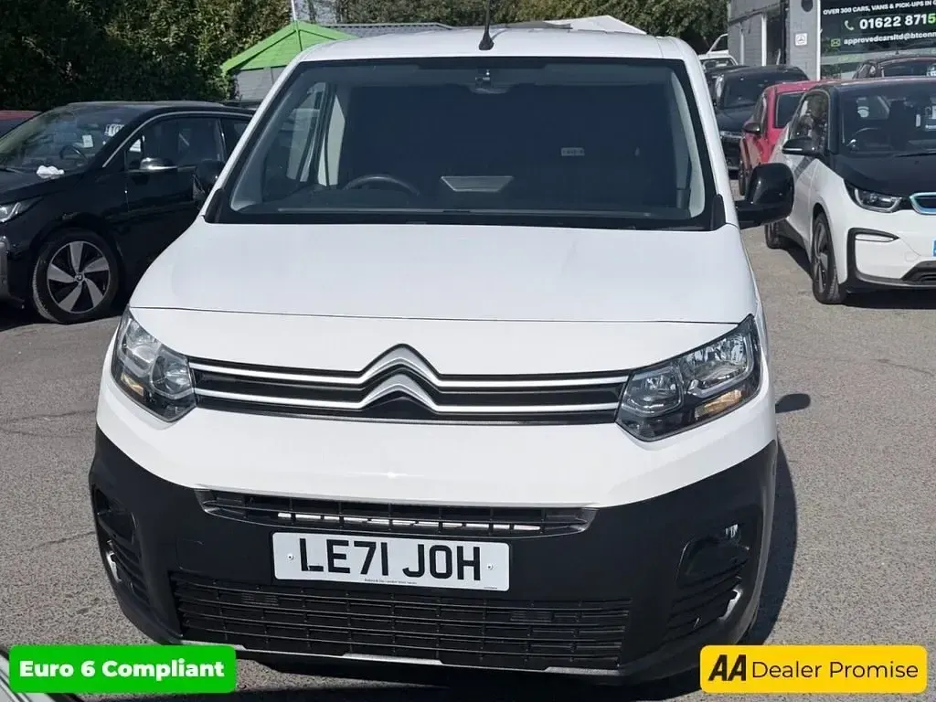 Usado Citroën Berlingo 2022 Branco Monovolume