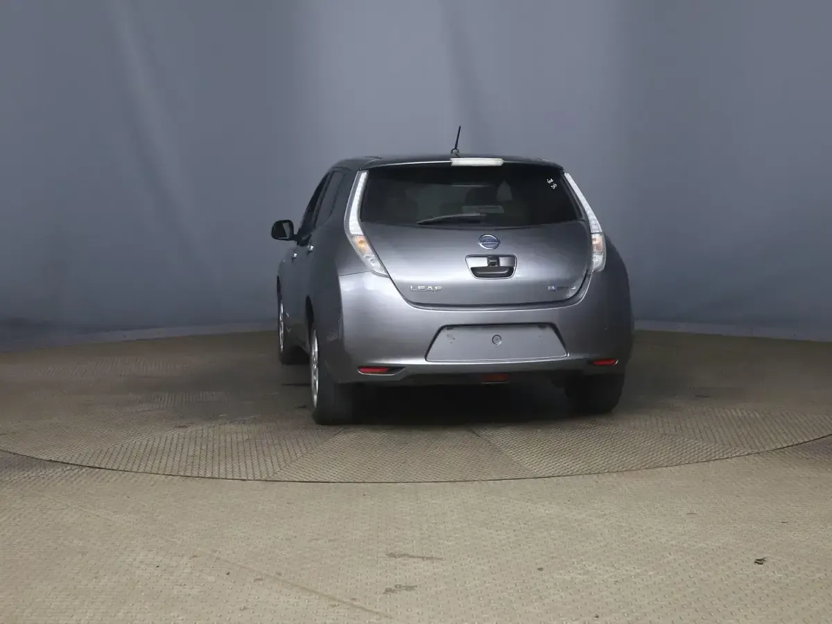 Used Nissan Leaf Acenta 80 kW (109 HP) 2014 Grey Hatchback