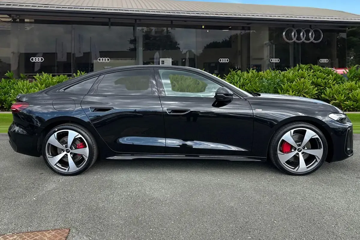 New Audi A5 Advanced 204 HP (150 kW) 2026 Black Hatchback