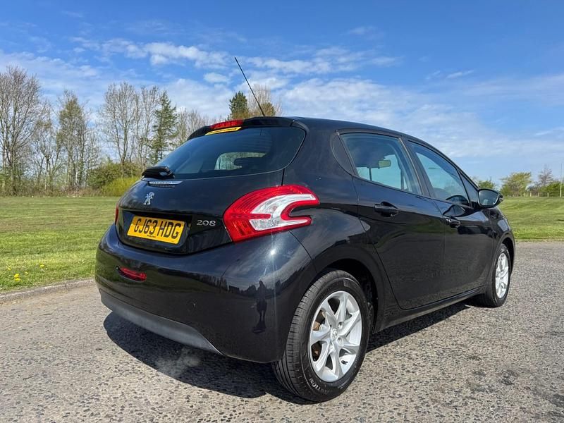 Used Peugeot 208 Active 68 HP (50 kW) 2013 Black Hatchback