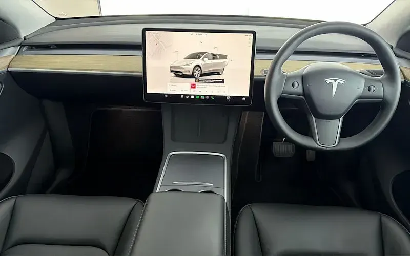 Used Tesla Model Y Long Range AWD 378 kW (514 HP) 2023 White SUV