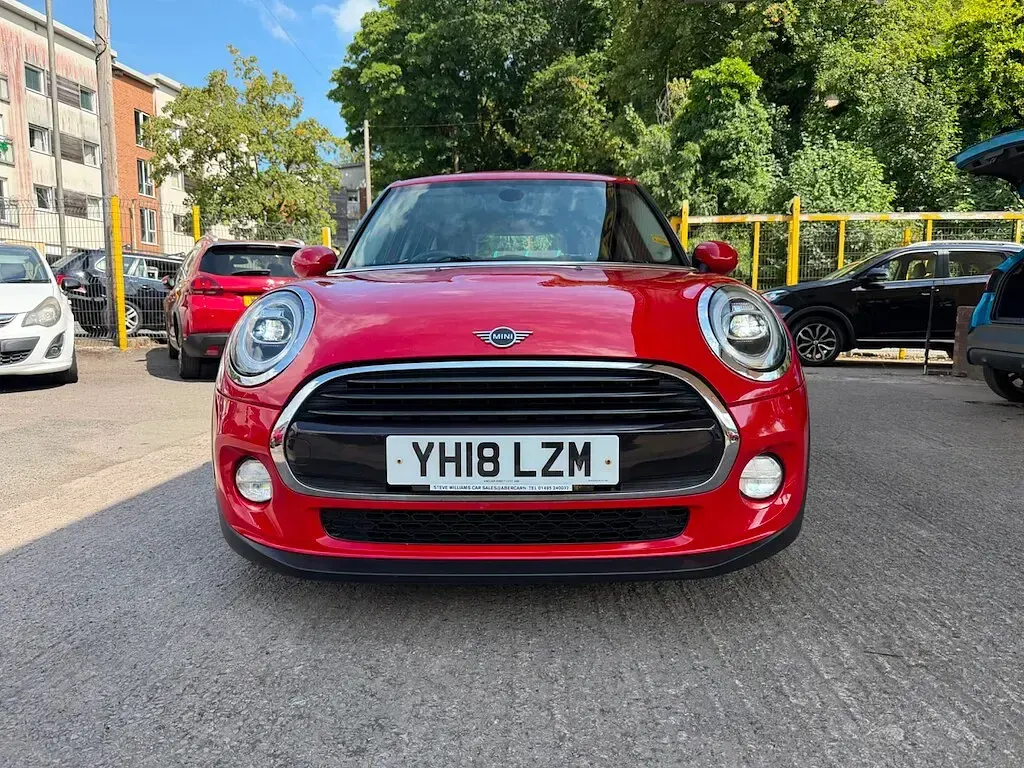 Used Mini Cooper D Hatch 116 HP (85 kW) 2018 Red Hatchback
