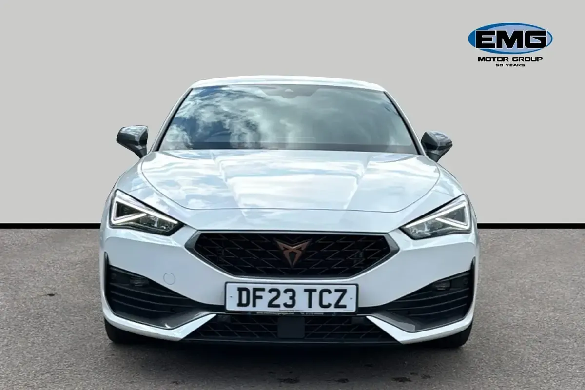 Used Cupra Leon VZ1 245 HP (180 kW) 2023 White Hatchback