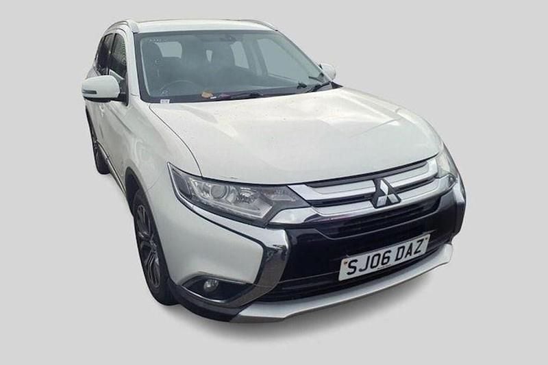 White Used 2017 Mitsubishi Outlander SUV | £11,500 (Fair price) - Image 1/1