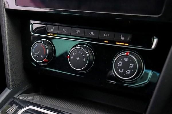 Used VW Passat SEL 120 HP (88 kW) 2020 Black Sedan