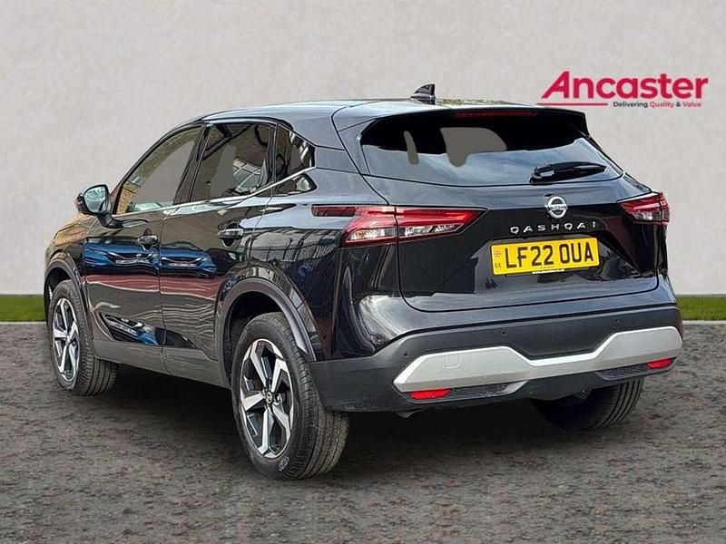 Used Nissan Qashqai N-Connecta 138 HP (101 kW) 2022 Black SUV