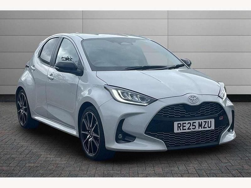 Unknown Used 2025 Toyota Yaris Hybrid Sport Hatchback | £26,295 (A bit pricey) - Image 1/3