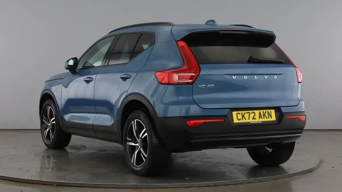 Used Volvo XC40 Plus 190 HP (139 kW) 2022 Blue SUV