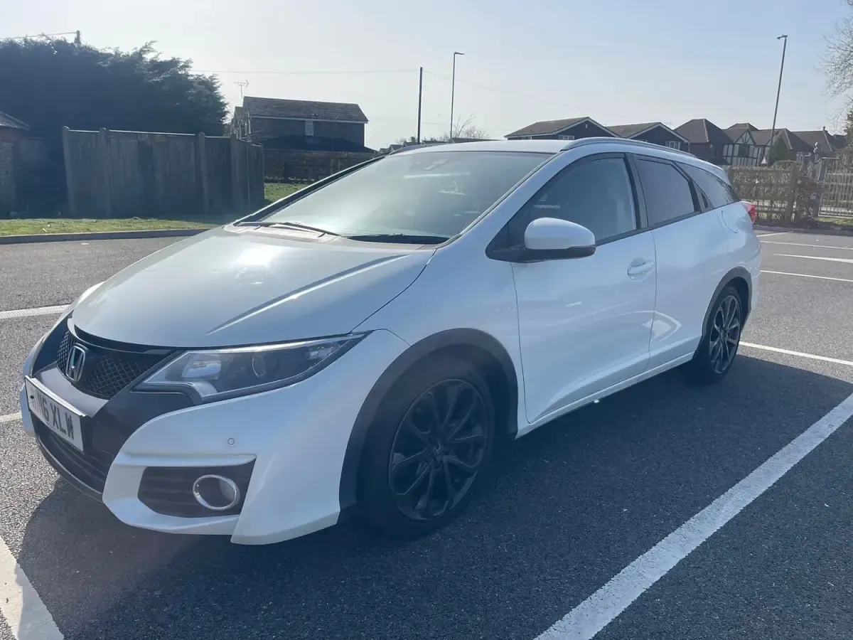 Used Honda Civic SR 120 HP (88 kW) 2016 White Estate