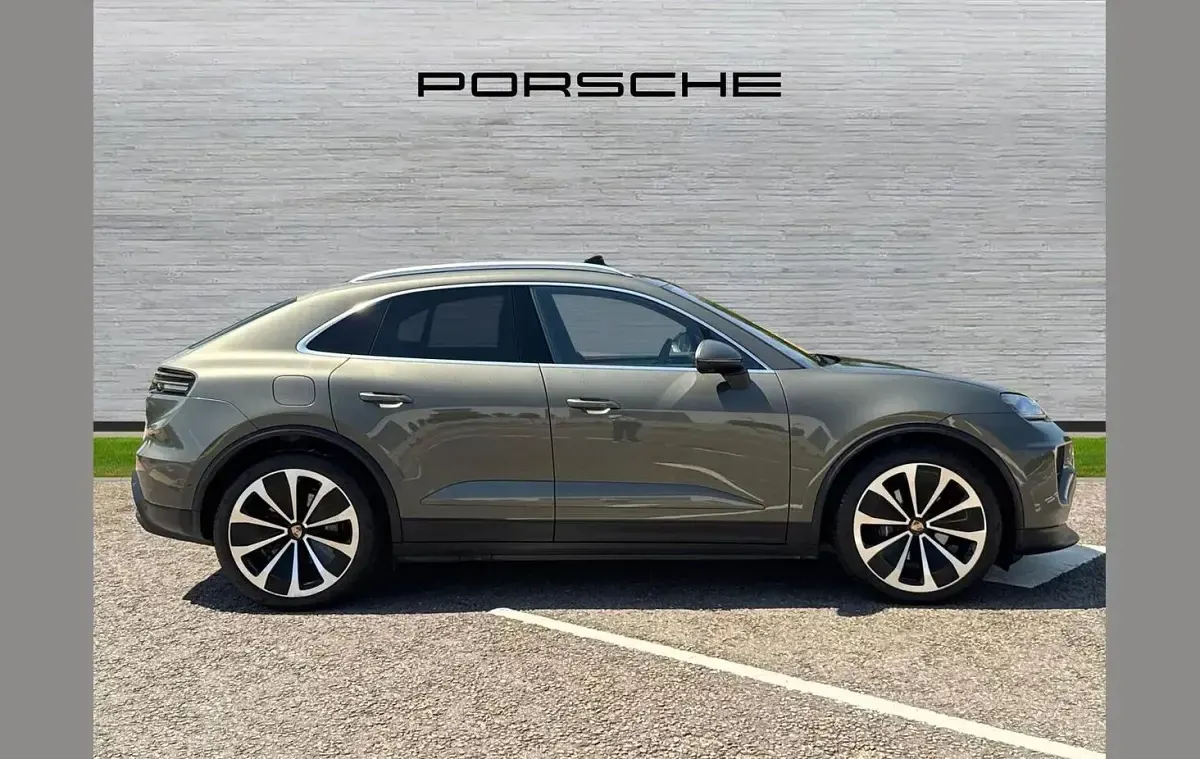 Used Porsche Macan 300 kW (408 HP) 2025 Green SUV
