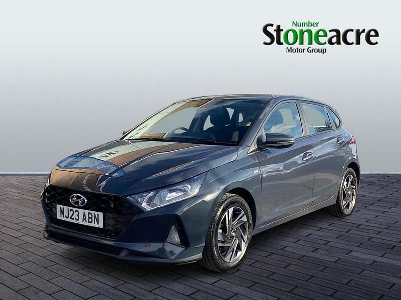 Used Hyundai i20 SE 100 HP (73 kW) 2023 Grey Hatchback