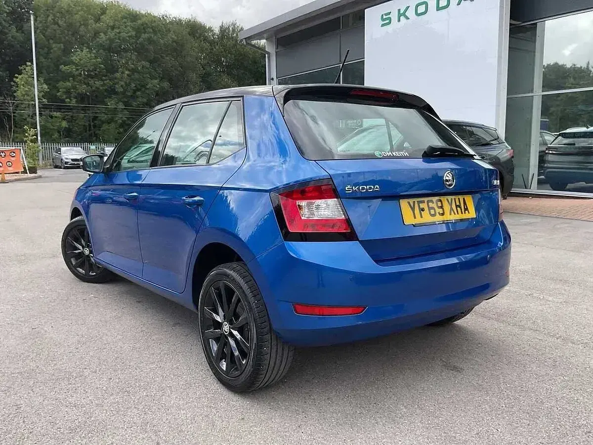 Used Skoda Fabia Colour Edition 44 HP (32 kW) 2019 Race blue metallic black magic pearl effect Hatchback