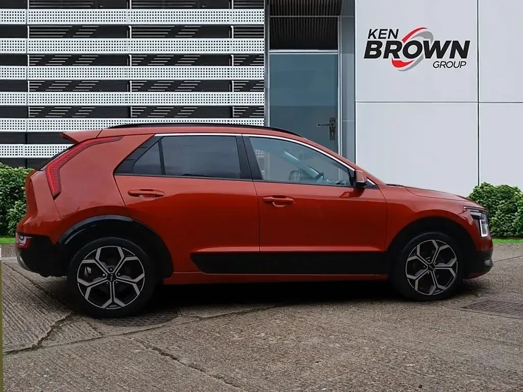 Used Kia Niro 2023 Orange SUV