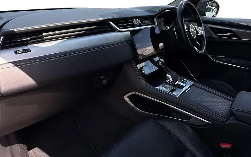 Usado Jaguar F-Pace R-Dynamic 204 HP (150 kW) 2024 SUV