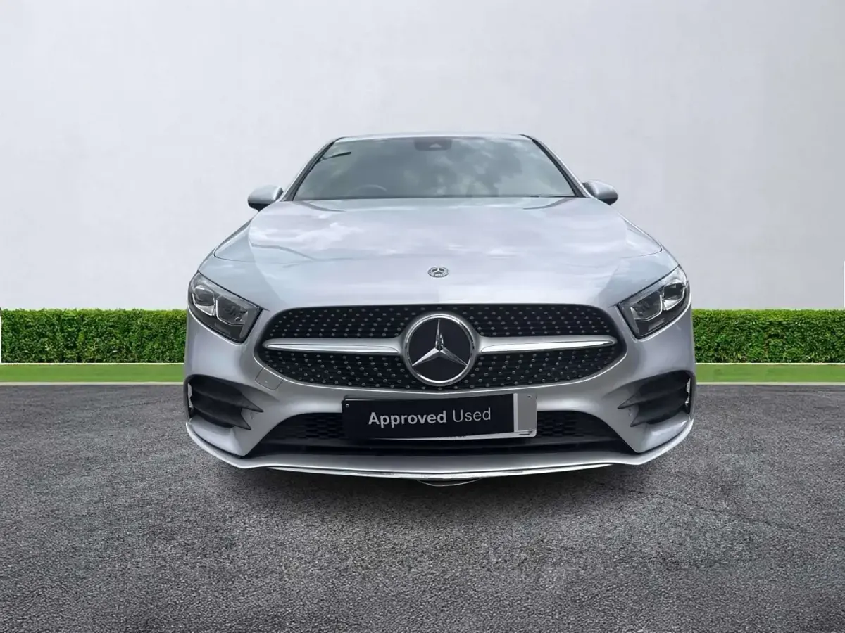 Begagnad Mercedes A180 Executive 2020 Silver Halvkombi
