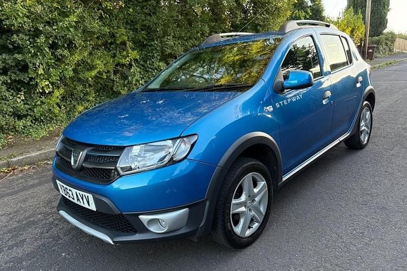 Blue Used 2013 Dacia Sandero Lauréate Hatchback | £3,399 (Fair price) - Image 1/1