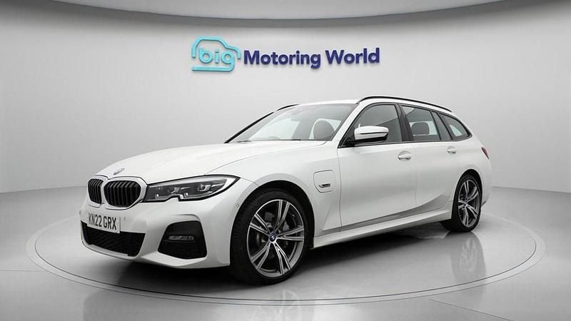 Used BMW 330e M Sport 292 HP (214 kW) 2022 White Estate