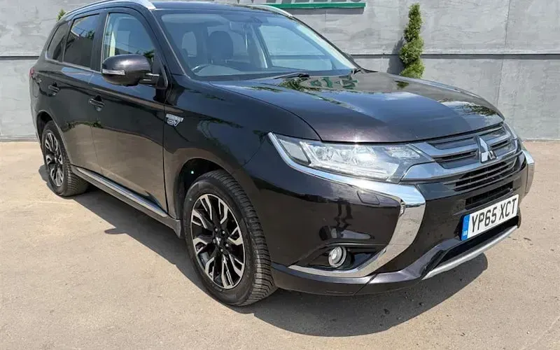 Used Mitsubishi Outlander P-HEV 203 HP (149 kW) 2015 SUV