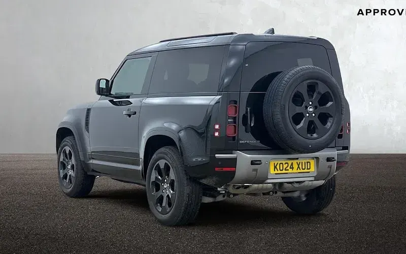 Used Land Rover Defender HSE Dynamic 249 HP (183 kW) 2024 Black SUV