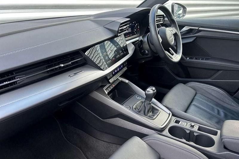 Used Audi A3 S-Line 147 HP (108 kW) 2023 White Sedan