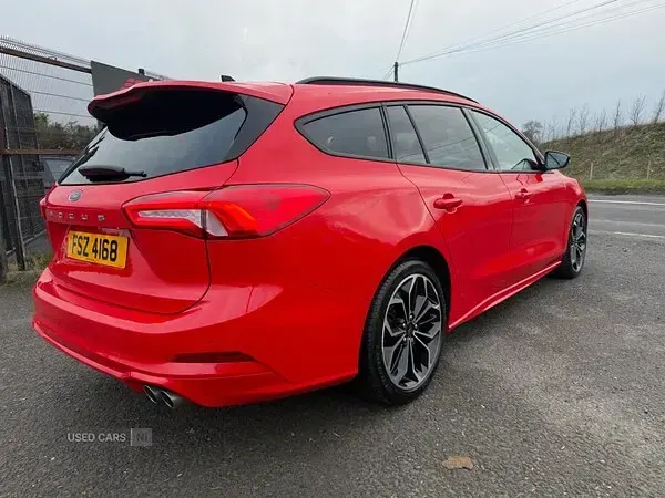 Used Ford Focus ST-Line X 120 HP (88 kW) 2021 Red Estate
