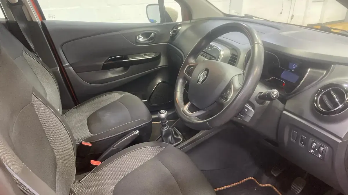 Używany Renault Captur Dynamique 110 KM (80 kW) 2016 Pomarańczowy SUV