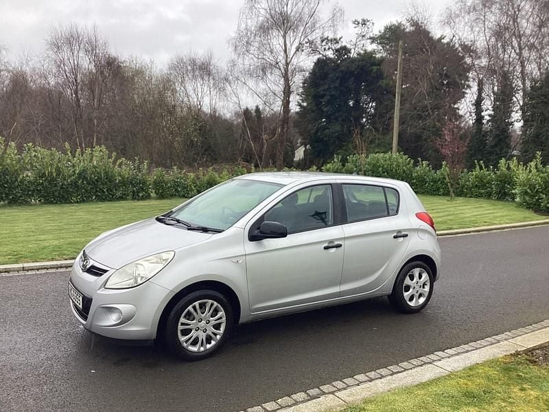 Used Hyundai i20 Classic 78 HP (57 kW) 2009 Silver Hatchback