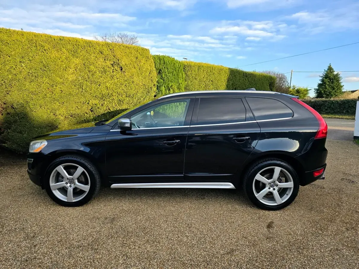 Used Volvo XC60 R-Design 2012 Black SUV