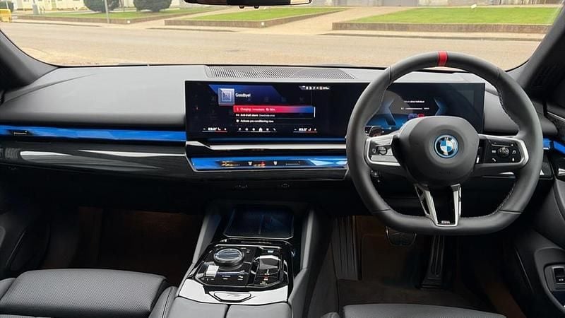 Used BMW i5 Shadowline 436 kW (593 HP) 2025 Blue