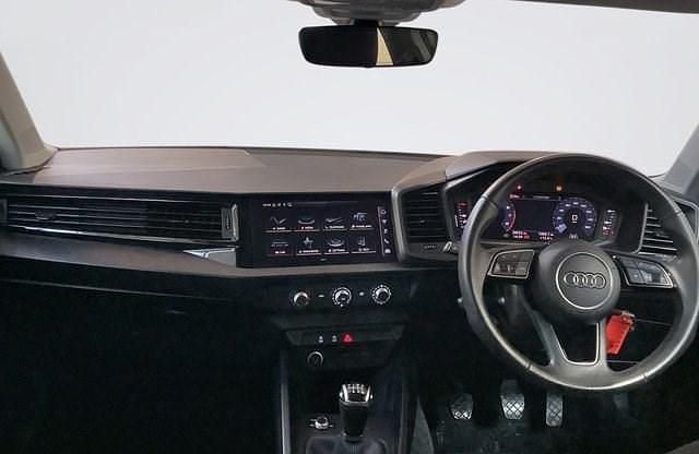 Used Audi A1 Sportback Design 110 HP (80 kW) 2022 White Hatchback