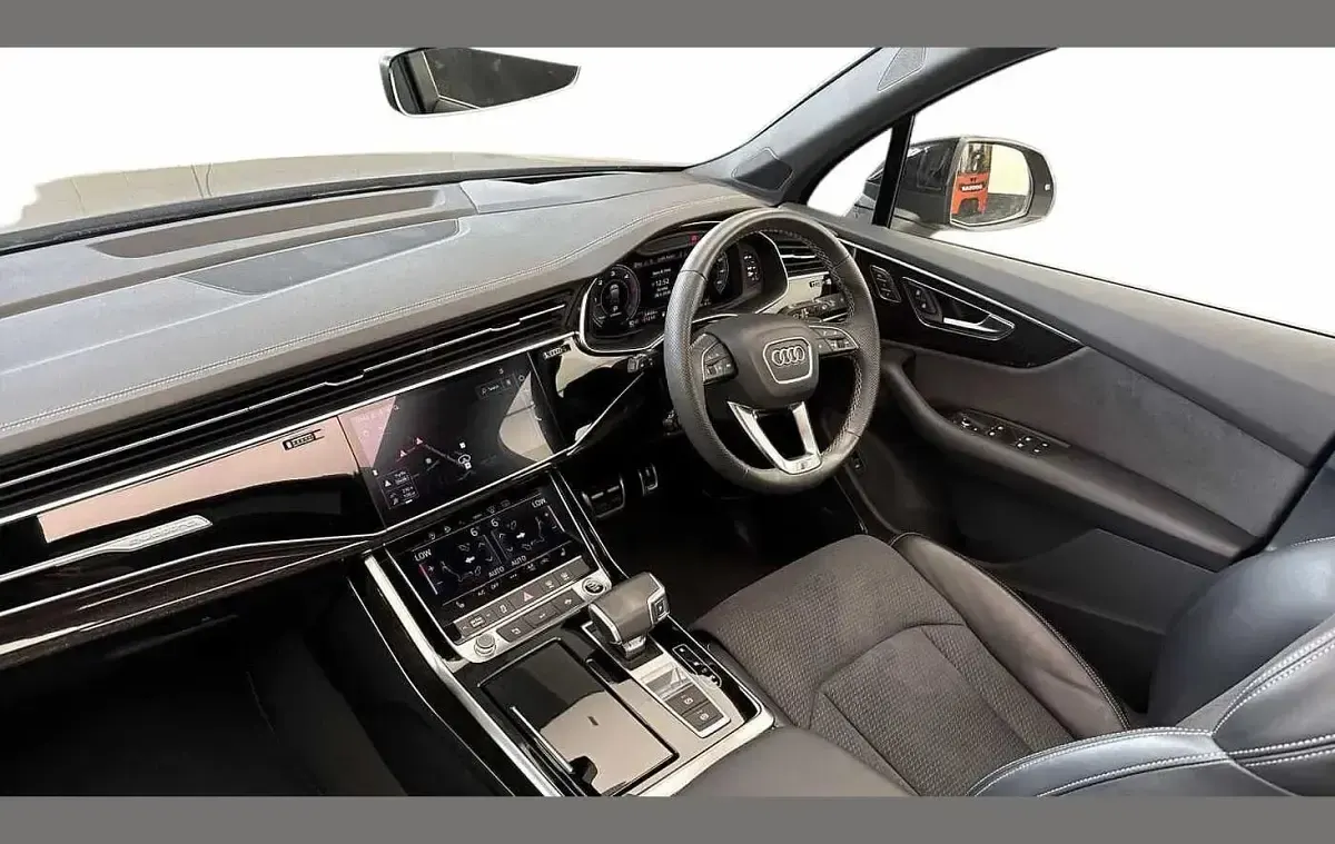 Used Audi Q7 S-Line 281 HP (206 kW) 2024 Grey SUV