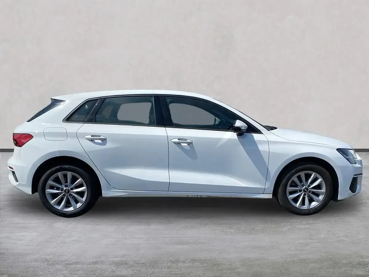 Used Audi A3 Sportback Advanced 110 HP (80 kW) 2023 White Hatchback
