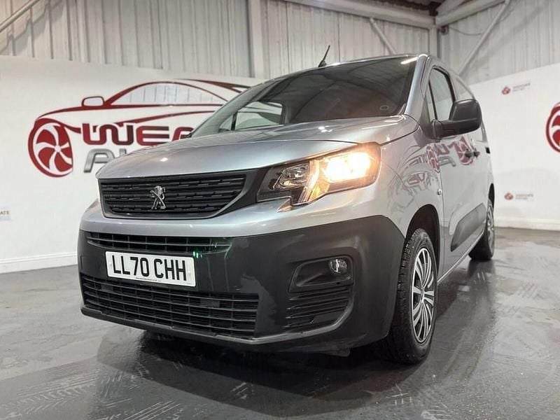 Used Peugeot Partner 100 HP (73 kW) 2021 Grey MPV