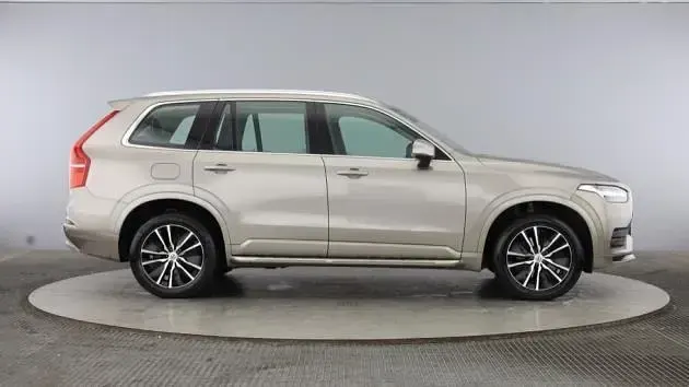 Used Volvo XC90 Momentum 232 HP (170 kW) 2022 SUV