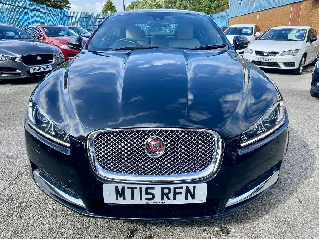 Used Jaguar XF Luxury 200 HP (147 kW) 2015 Black Sedan