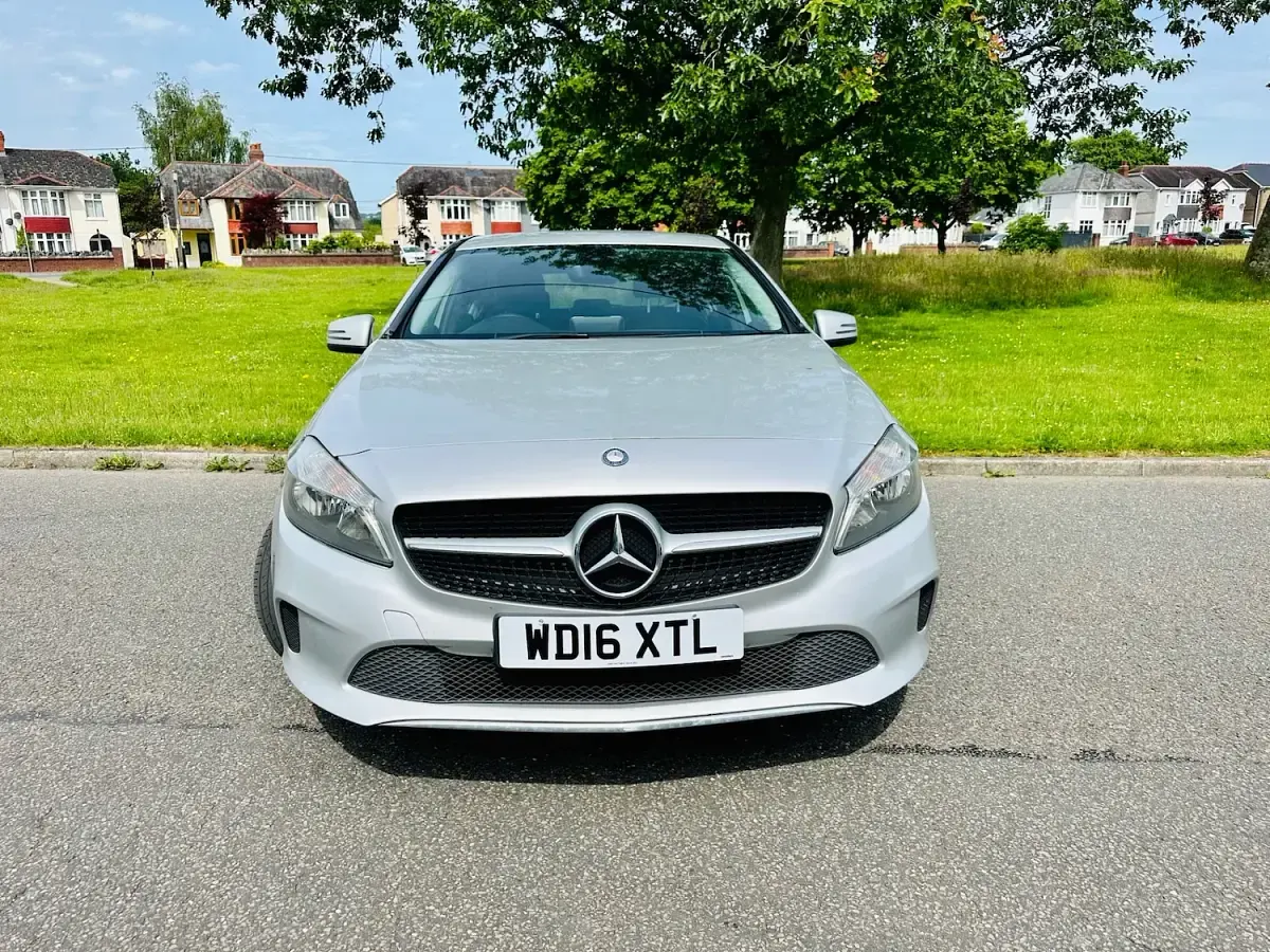 Used Mercedes A180 109 HP (80 kW) 2016 Silver Hatchback