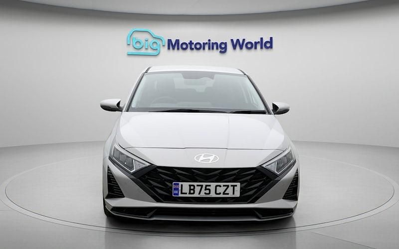 Używany Hyundai i20 Premium 101 KM (74 kW) 2025 Szary Hatchback