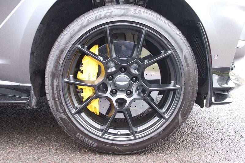 Used Aston Martin DBX 707 HP (519 kW) 2022 Red SUV