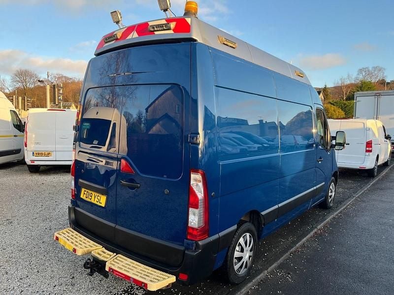Used Vauxhall Movano S 145 HP (106 kW) 2019 Blue MPV