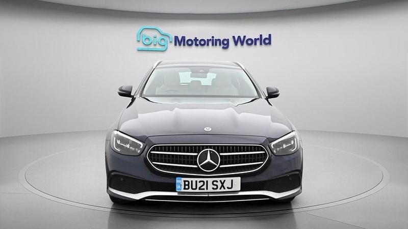 Used Mercedes E200 211 HP (155 kW) 2021 Blue Estate